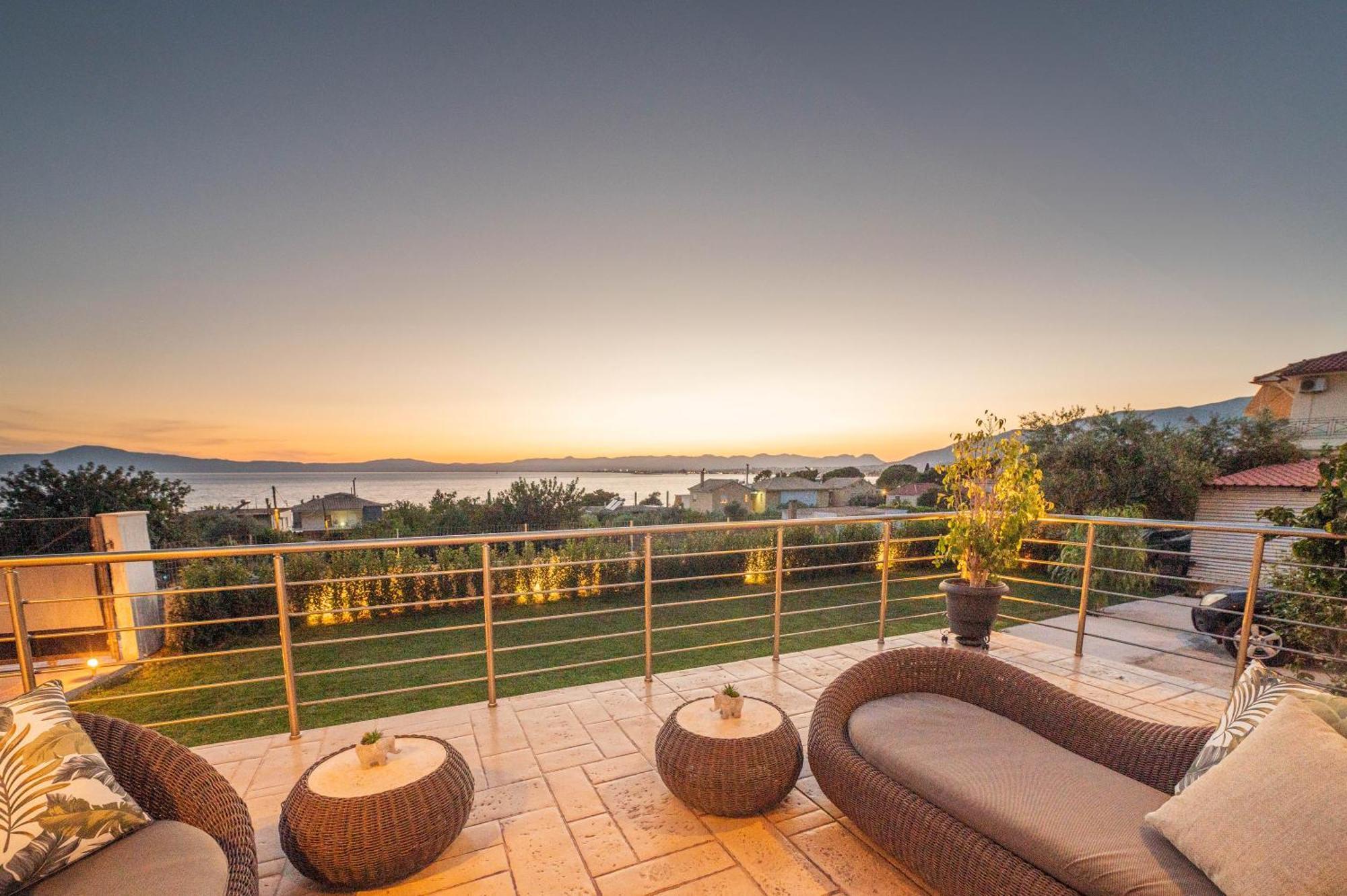 Thea Seaview Luxury Living Villa กาลามาตา ภายนอก รูปภาพ