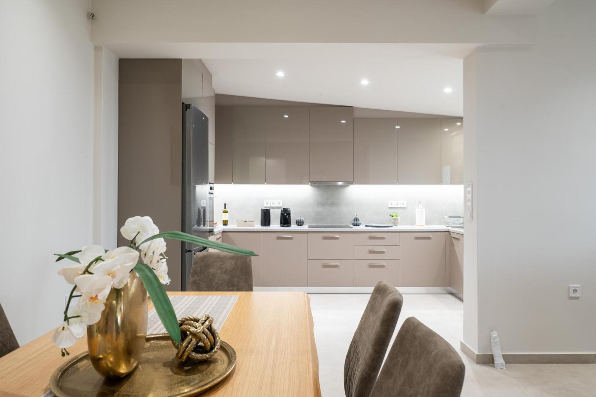Thea Seaview Luxury Living Villa กาลามาตา ภายนอก รูปภาพ